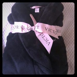 VS Black Plush Robe NWT
